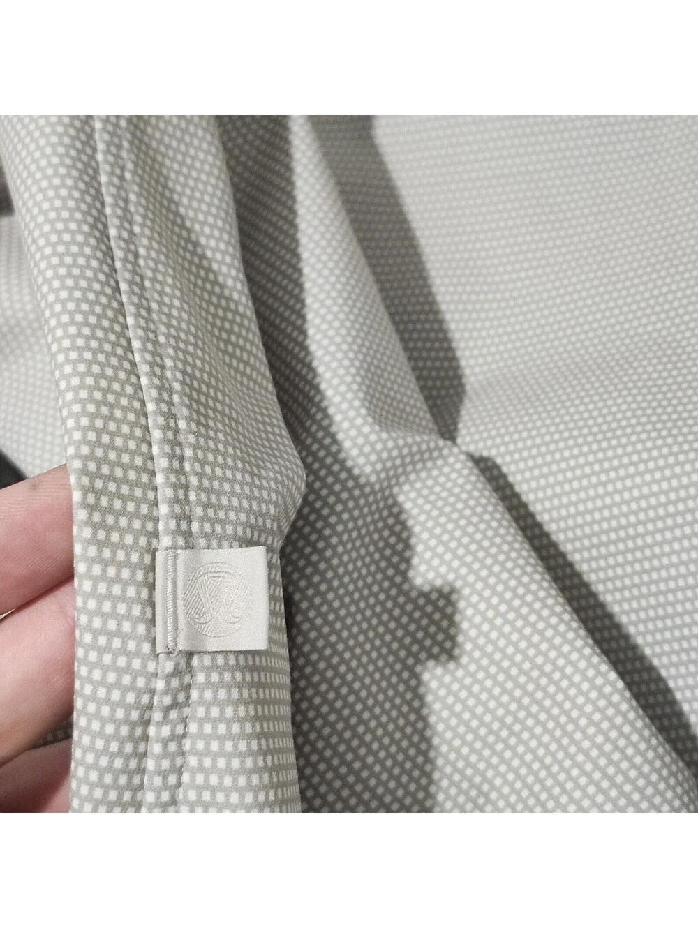 Lululemon Button Up Commission Performance Stretch Shirt Preppy Casual Large - Picture 4 of 7